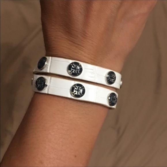 Rustic Cuff  wrap bracelet white with navy buttons - Picture 1 of 1